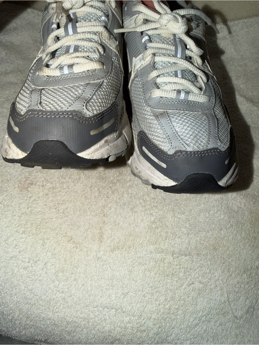 Boys Nike Sneakers - Picture 6 of 7